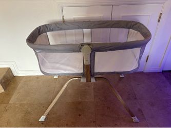 Brand new bedside crib/ bassinet