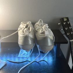 football cleats in great condition 