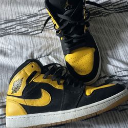 Air Jordan 1 Mid New Love (2017) Size 9.5