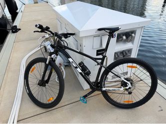 GT Avalanche 29” Mountain Bike – Large Frame – Like New – $400