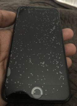 iPhone 7 32gb FACTORY UNLOCKED.