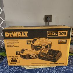 DeWalt 20 Volt Battery Charger Starter Kit