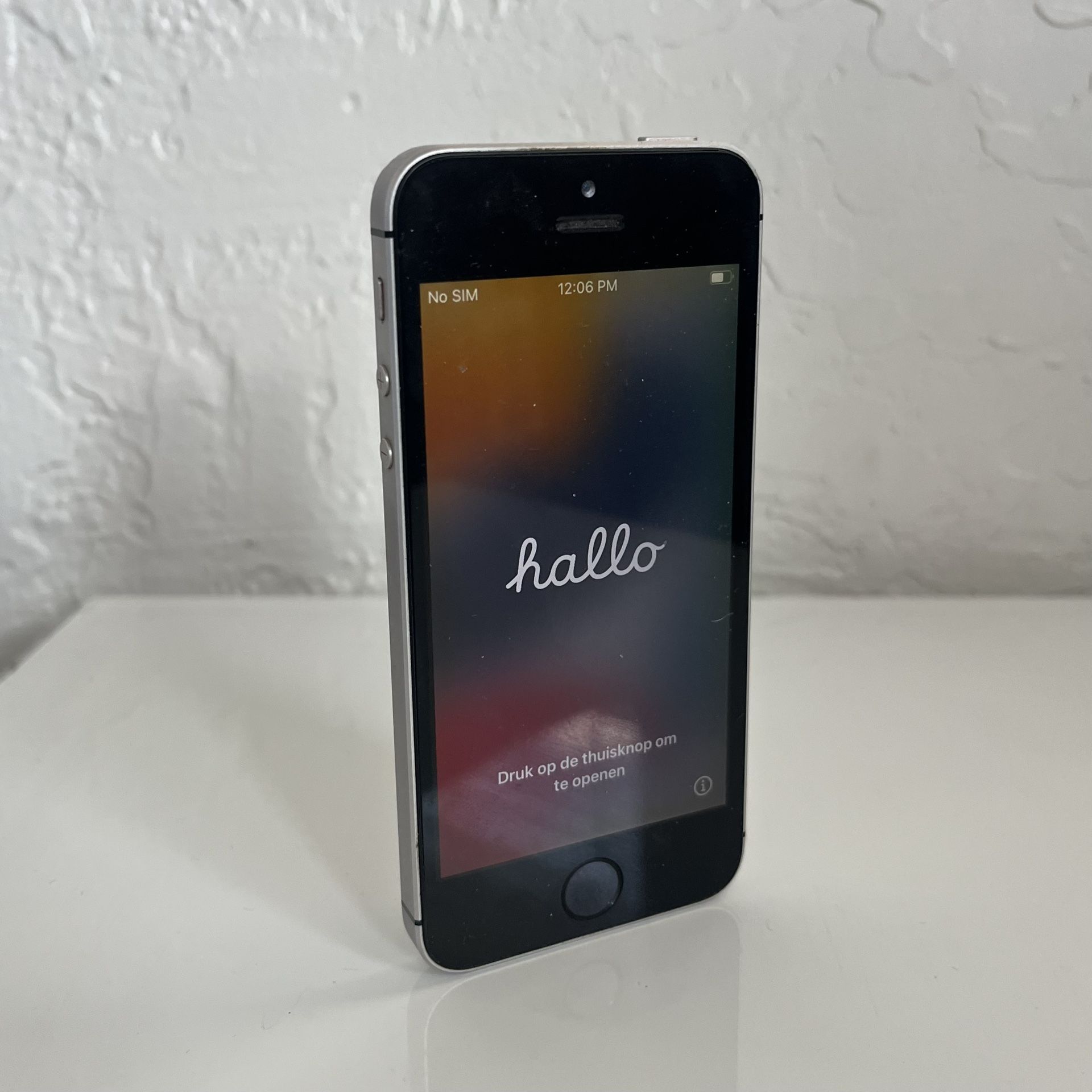 Apple iPhone SE 64GB