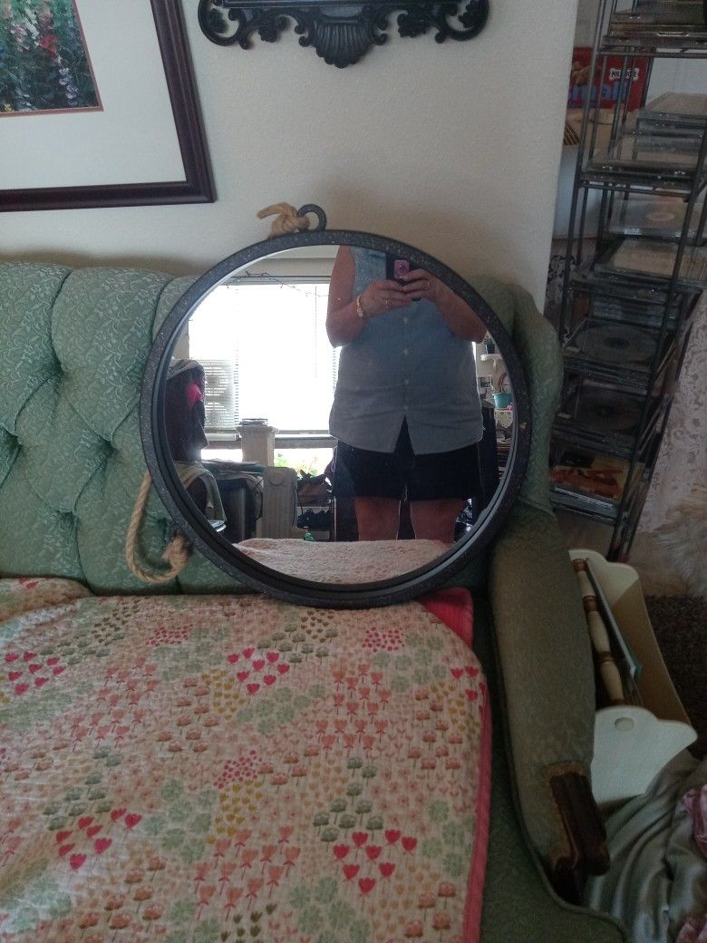 Round Mirror
