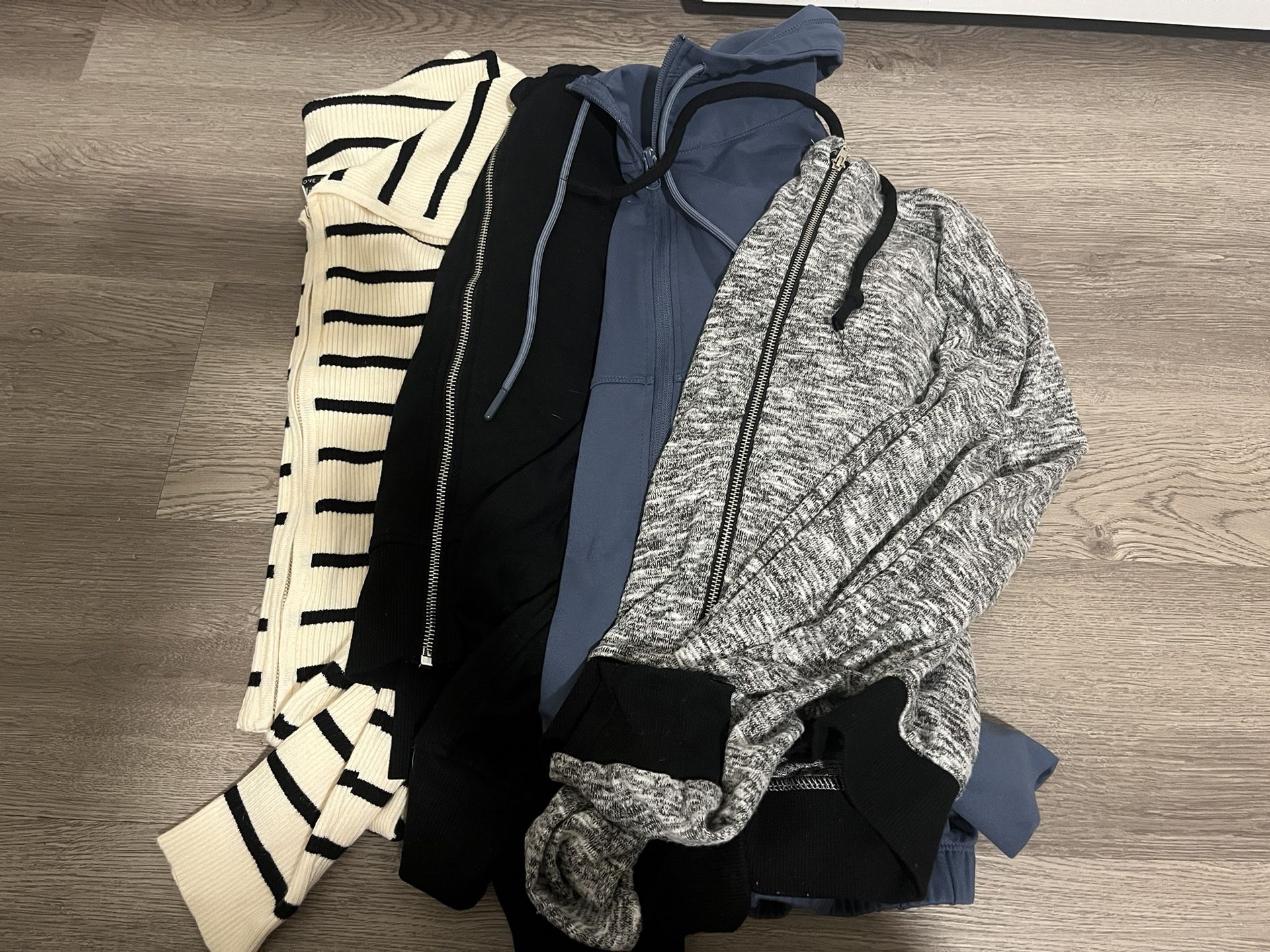 Size L Zipped Sweaters