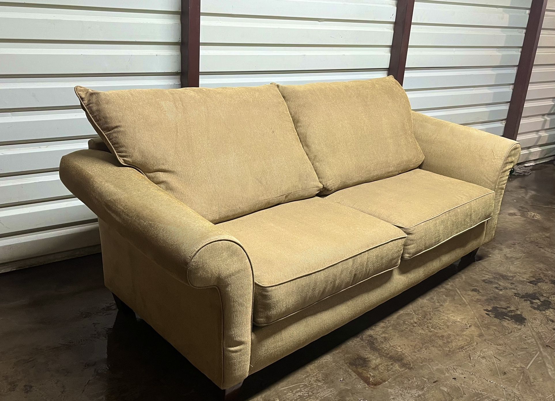 Beautiful Gold Sofá For Sale ‼️🔥