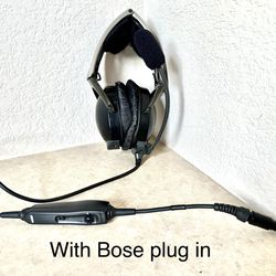 BOSE AVIATION NOISE CANCELLING HEADSET WITH BOSE PLUG IN