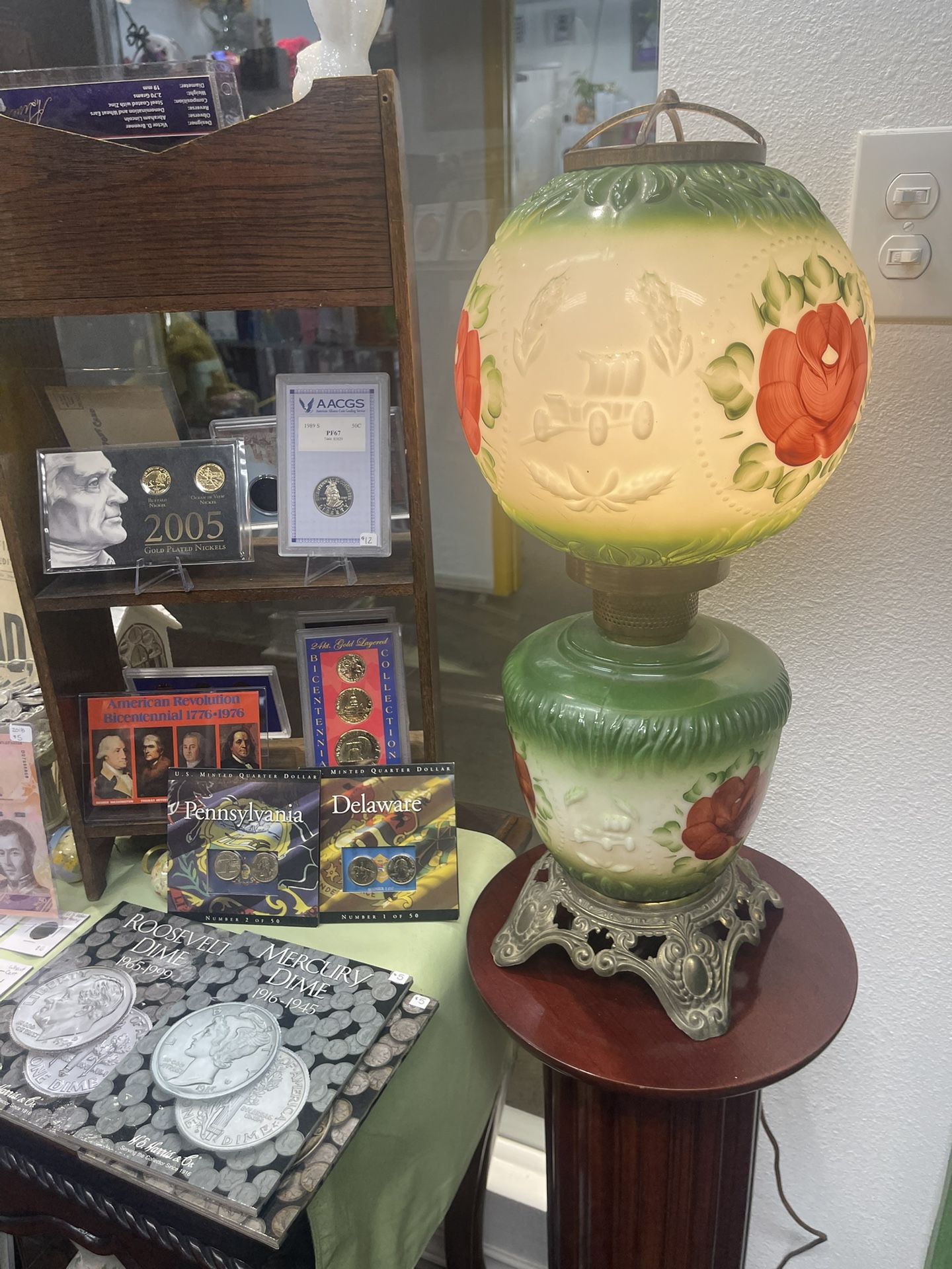 Antique Furniture/Lamp