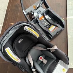 Infant Car Seat + Base Chicco KeyFit 35