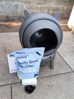 Automatic self cleaning litter box
