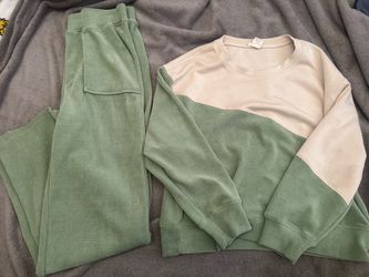 Women’s large sweat set