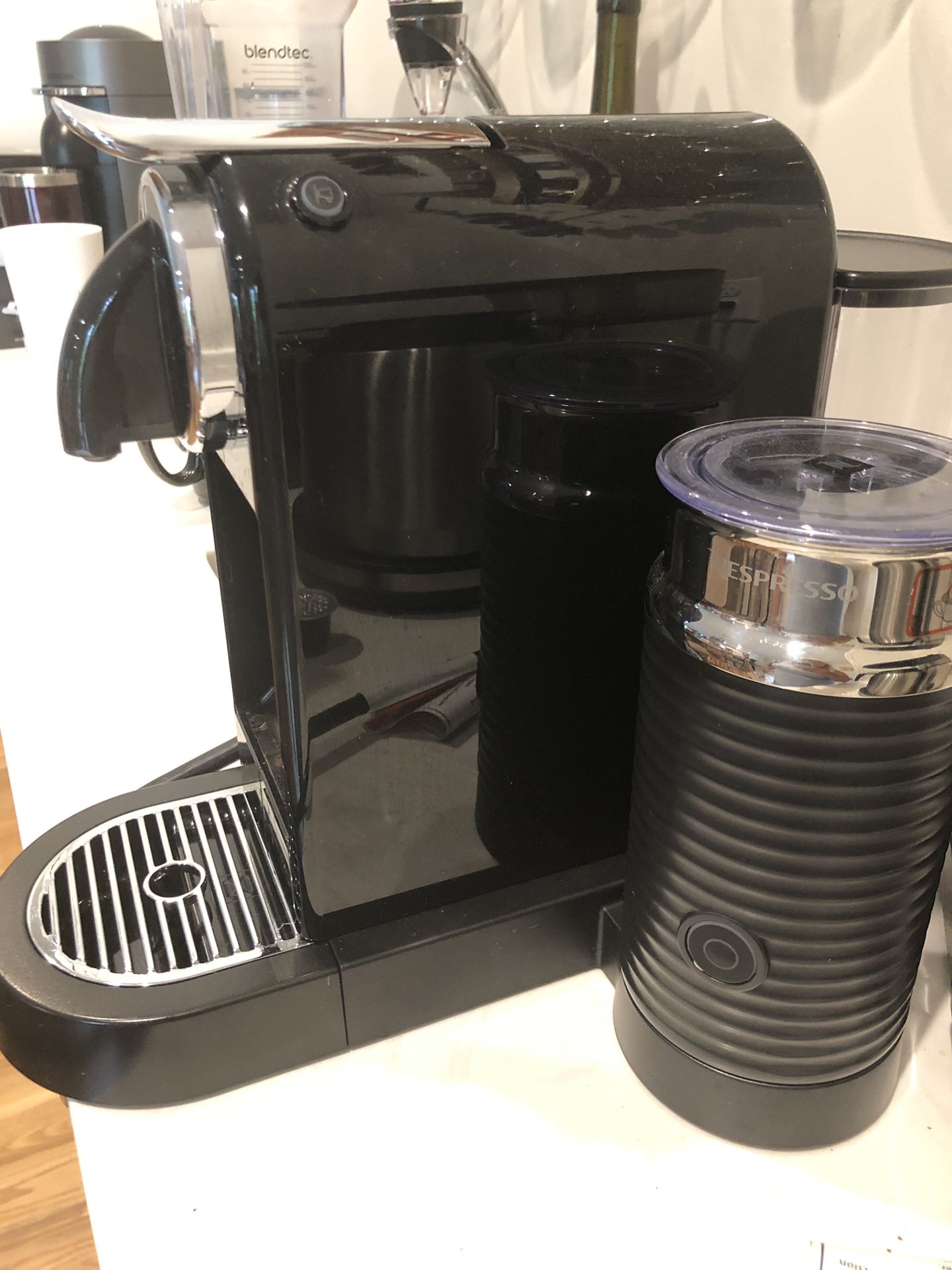 Nespresso citiz with 30-40 pods