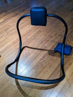 Ab roller with head rest
