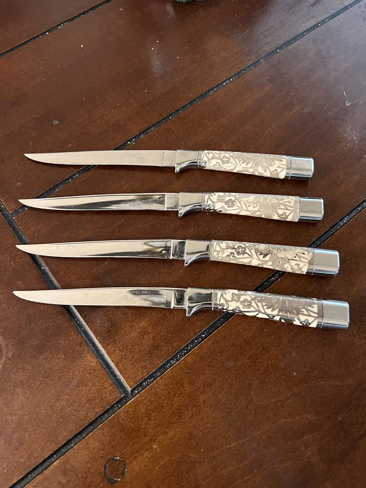 4 Carvall Hall Steak Knives