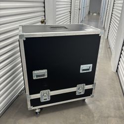 Heavy Duty Rolling Flight Case / Road Case (DJ Camera Gear Storage)
