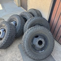 33x11R16 (285/75R16) Tires On 8x6.5 Rims. 