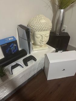 Almost New PlayStation 5 PS5 in box