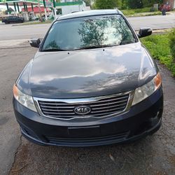 2010 Kia Oprima 