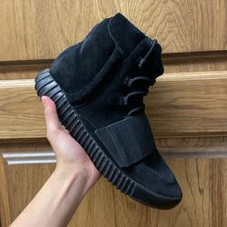 Yeezy 750 Triple Black Size 10