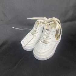 Nike Winnie The Pooh Sample Shoes 