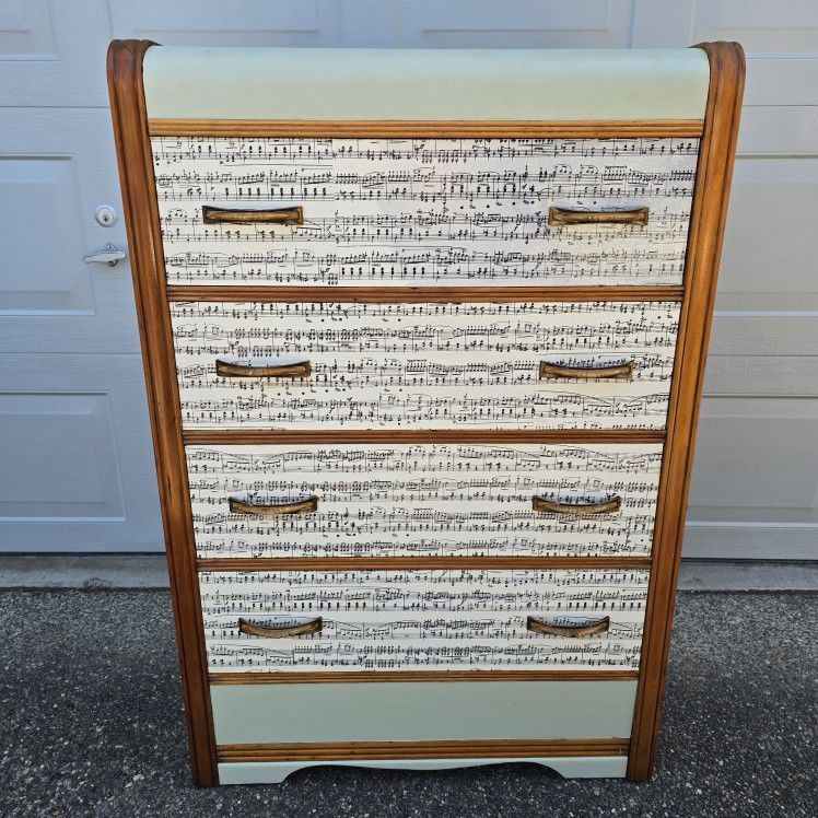 💥Vintage 4 Drawer Waterfall Dresser 44"H x 30"W x 17.25" D💥