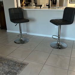 2 Bar Stools
