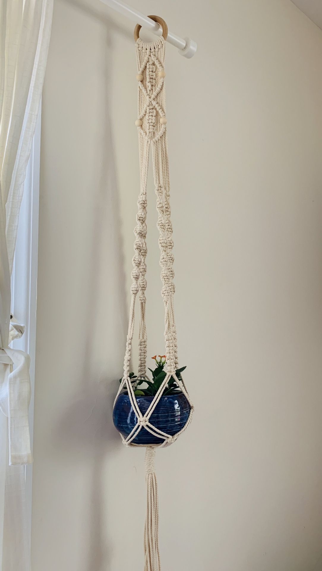 Macrame plant hanger ( without plant and ceramic pot )