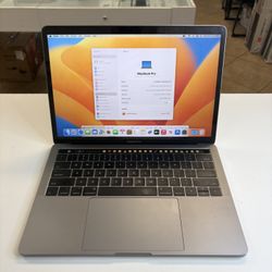 MacBook Pro 13inch Touchbar 8gb ram -256ssd Excellent Condition