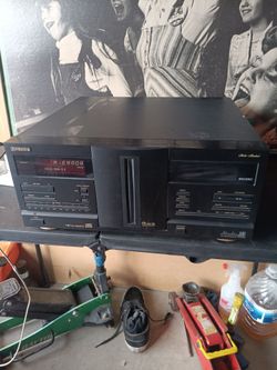 Fisher DAC-2403 Studio 24 Disc CD Management System Changer for Parts or Repair