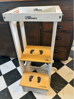 Little Partners Learning Tower – Adjustable Kitchen Helper Stool