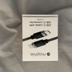 USB-C to USB-C connector (1 meter)