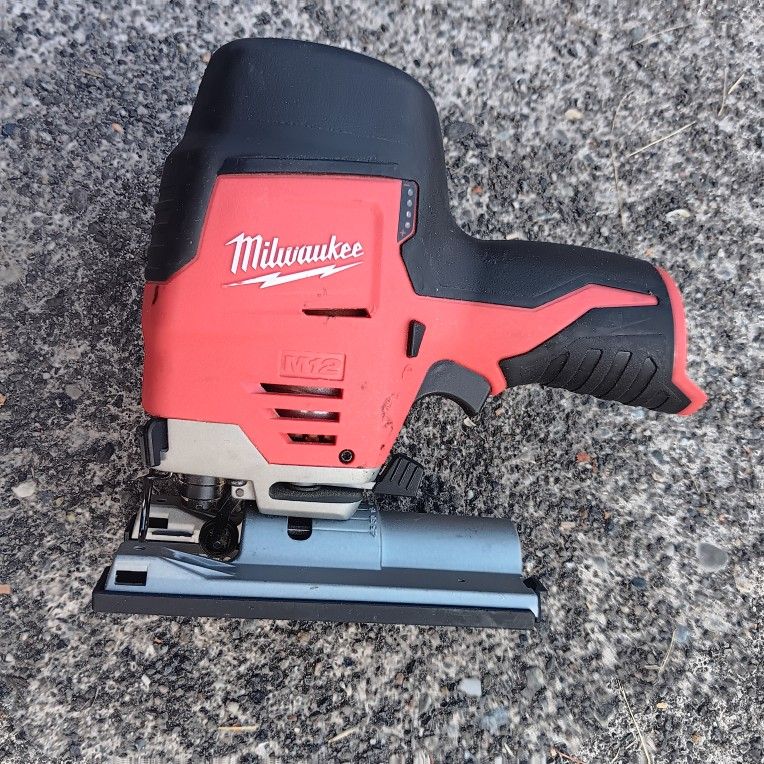 Milwaukee 2445-20 M12 Jigsaw Excellent Condition (Tool Only) Many Other Tools. For Pick Up Fremont Seattle. No Low Ball Offers Please. No Trades.