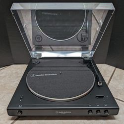 Audio Technica Bluetooth Record Player Turntable AT-LP60XBT 