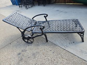 Great cast iron adjustable lounge chair