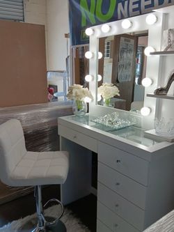 Vanity with Shelve