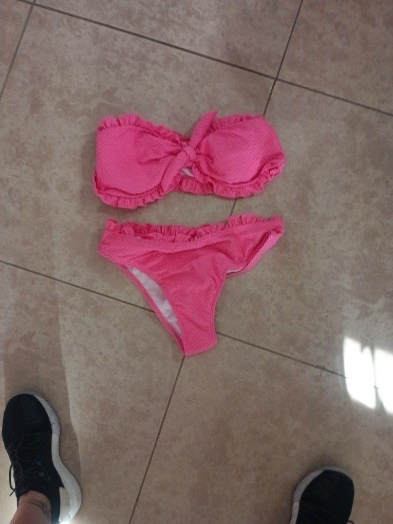 Brand New Halter Top And Bottoms Bathing Suit Size L