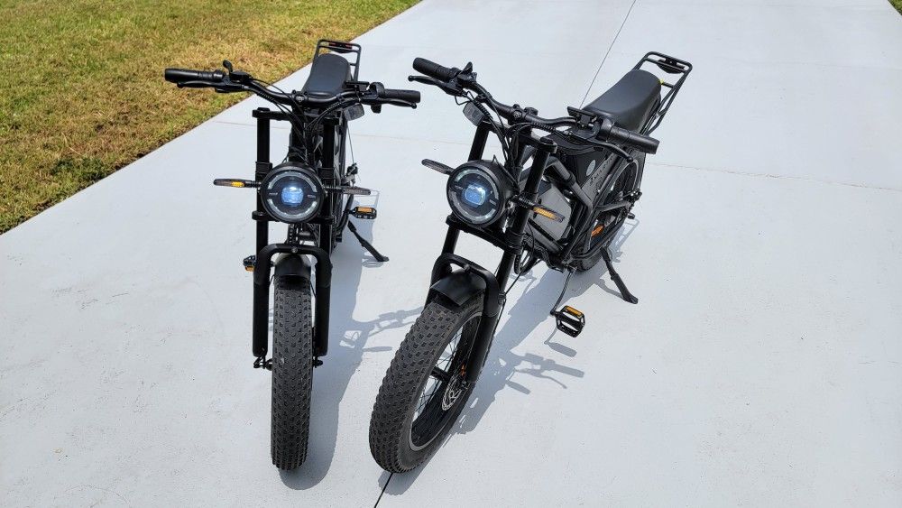 2 Ebikes Smartravel DK400 for sale.
Practically new, one has 88 Miles on it and the other 131 Miles.
Price is for one Ebike! $1,200 for both.