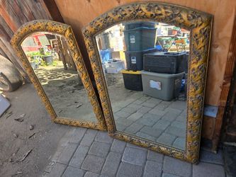 Vintage arch-top gold wall mirror