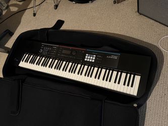 Juno DS-88 Keyboard with Case & Stand included