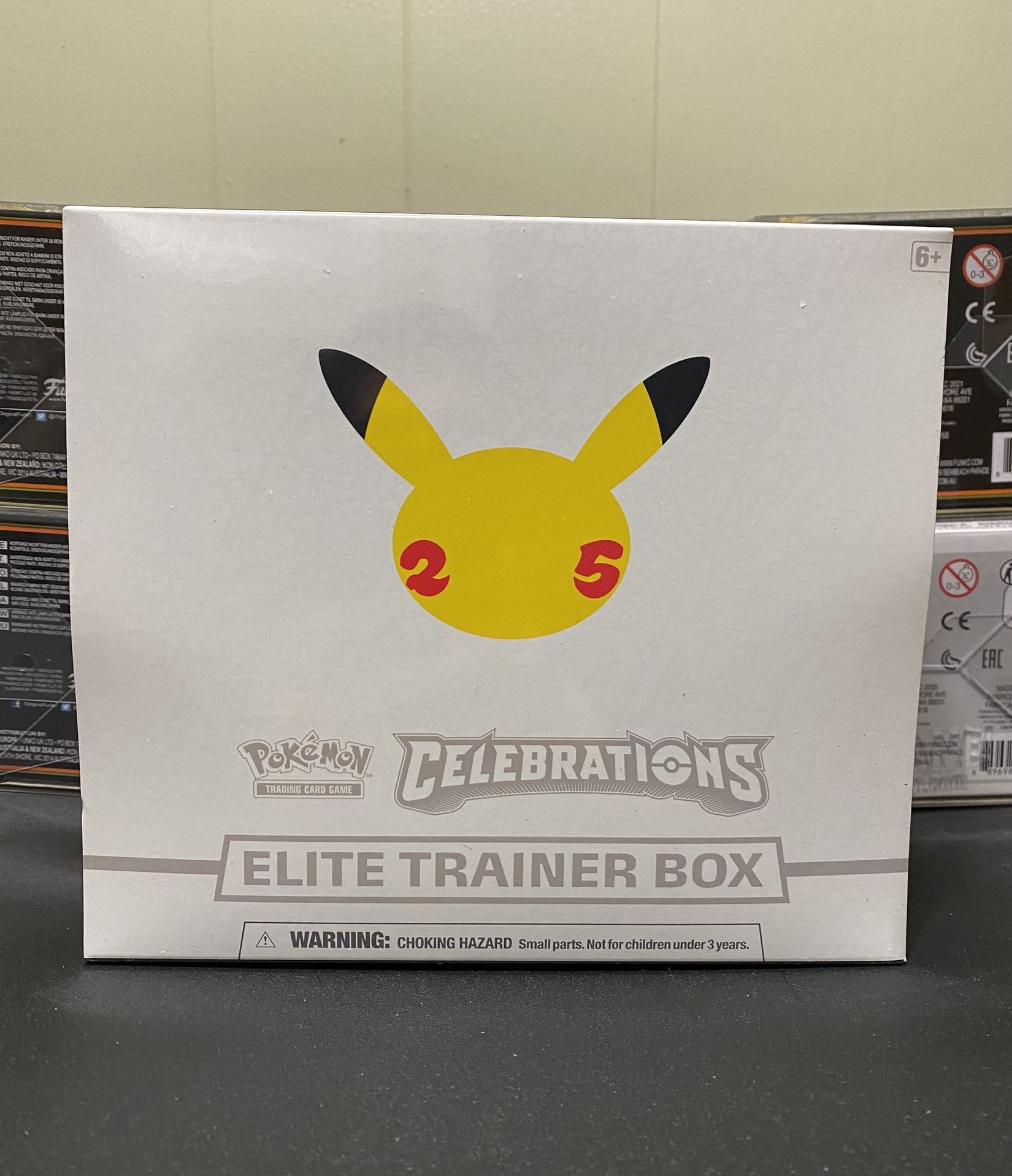 Pokémon Celebrations Elite Trainer Box