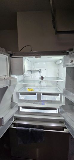 Electrolux counter depth refrigerator 22.5cuft