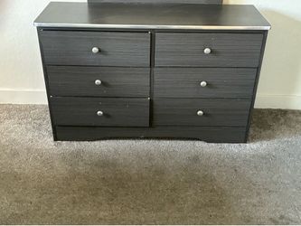 Drawers with a mirror (not necessarily attached)