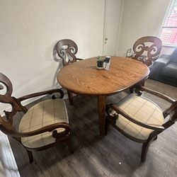 Solid Oak Dining Table + 4 Chairs – 42x54