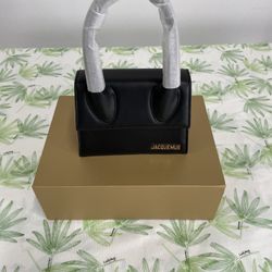 Jacquemus Le Chiquito Moyen Black