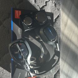 Astro A40 Tr w/ Mix Amp Pro And All Cords
