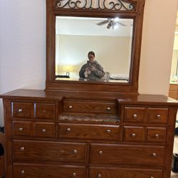 Bedroom Set Of Dressers And Night Stand