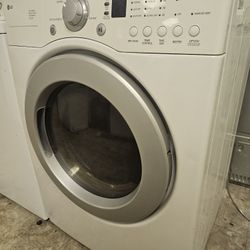 Lg Gas Dryer Working Perfectly Fine Very Clean Super Capacity I Can Deliver To You 90 Days Warranty 