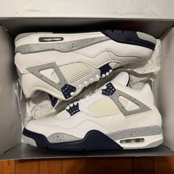 Air Jordan 4 Midnight Navy size 10.5 New
