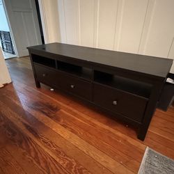 Tv stand, must be picked up