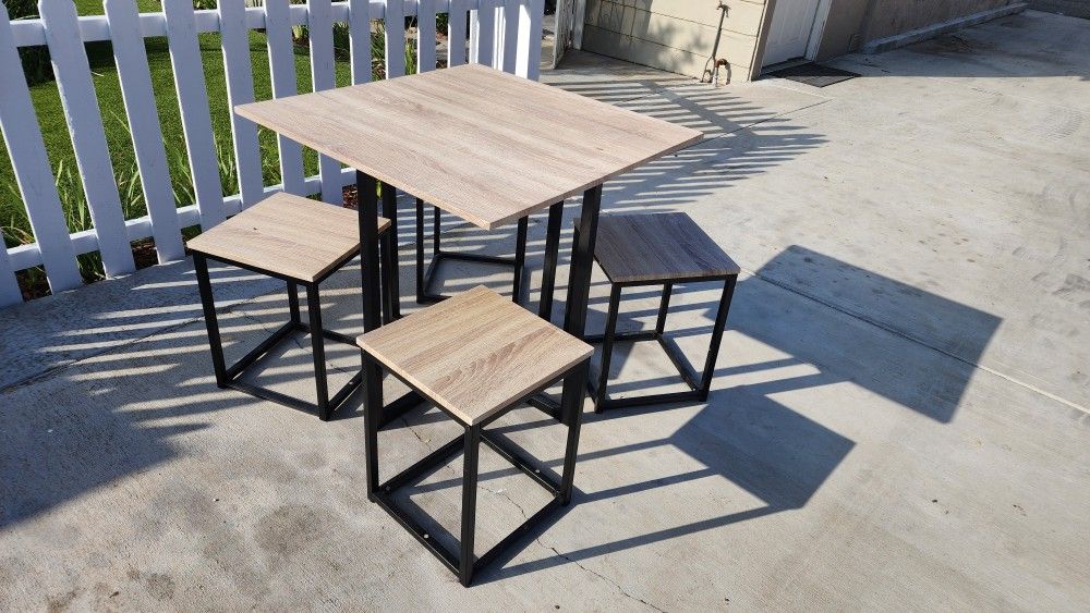 Small Kitchen Table With Stools